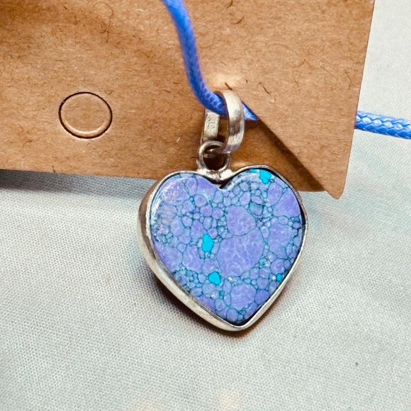 925 Sterling Silver Plated Purple w/Little Blue Howlite Heart Pendant Dyed EUC - Picture 8 of 12